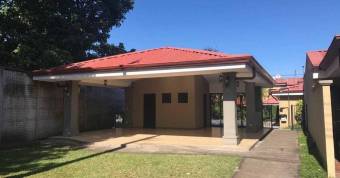 Se vende espaciosa casa en condominio de San Rafael abajo en Desamparados 24-1611