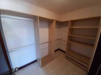 Se alquila moderno y espacioso apartamento en condominio de Santa Ana en San José 24-1706