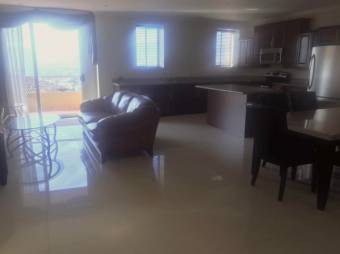 Se alquila espacioso apartamento en condominio de San Rafael en Escazú 23-479