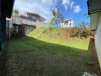 VENTA DE TERRENO EN LOMAS DE AYARCO, CURRIDABAT. ACTUALMENTE ACADEMIA DE TENNIS