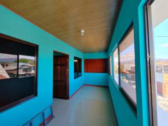 Se vende espaciosa propiedad con casa y 2 apartamentos en San Antonio de Alajuela 23-2108