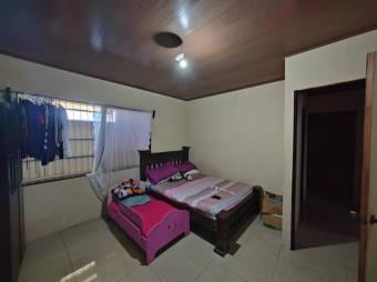 Se vende espaciosa propiedad con casa y 2 apartamentos en San Antonio de Alajuela 23-2108