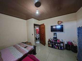 Se vende espaciosa propiedad con casa y 2 apartamentos en San Antonio de Alajuela 23-2108