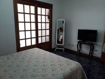 Se vende propiedad con casa y 1 apartamento en Alajuela 23-1502