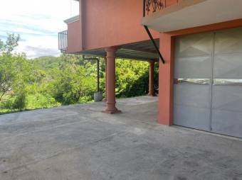 Se vende casa con amplio terreno de 3,500m2 en Guácima de Alajuela 24-1451