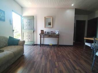 Se vende amplia propiedad con 2 casas en Roble de Alajuela 24-1331 