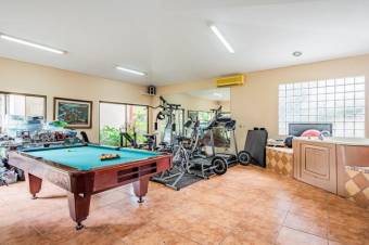 Se vende increíble propiedad con casa y lote de 5,218m2 en Garita de Alajuela 24-1830