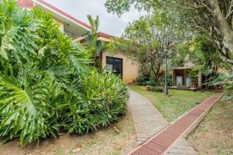 Se vende increíble propiedad con casa y lote de 5,218m2 en Garita de Alajuela 24-1830