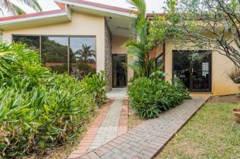 Se vende increíble propiedad con casa y lote de 5,218m2 en Garita de Alajuela 24-1830