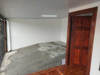 Se vende espaciosa casa recién remodelada en San Rafael de Alajuela 24-1667