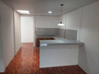 Se vende espaciosa casa recién remodelada en San Rafael de Alajuela 24-1667