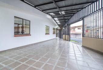 VENTA DE CASA ESQUINERA EN LLORENTE DE TIBAS, SAN JOSE