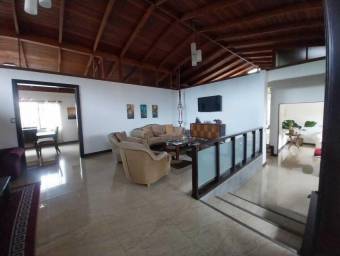 Venta de Casa en San Rafael, Escazú. RAH 24-1823 