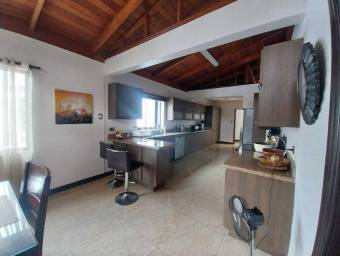 Venta de Casa en San Rafael, Escazú. RAH 24-1823 