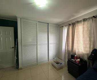 Casa de 1 planta con 2 habitaciones a la venta en condominio en La Guacima