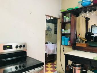 Se vende casa de 2 plantas en Heredia centro 24-1827