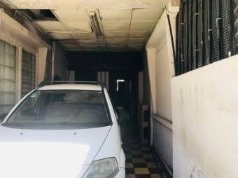 Se vende casa de 2 plantas en Heredia centro 24-1827