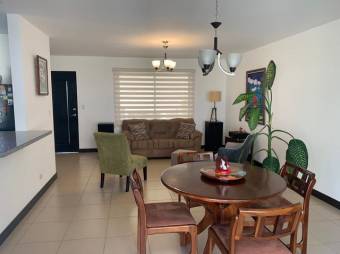 Se vende moderna casa con patio en condominio de Santo Domingo en Heredia 23-1189