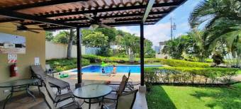 Se vende espaciosa casa en condominio de Turrúcares en Alajuela 23-2711