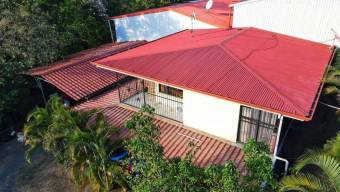 Se vende casa con mas de 800m2 de lote en La Garita de Alajuela 24-1808