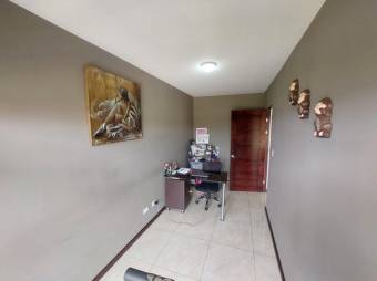 Se vende moderna casa con patio y terraza en condominio de Guacima en 