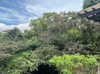 Se vende amplia y lujosa casa con mas de 10,000m2 en Guácima de Alajuela 23-904