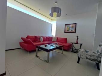 Se vende moderna casa con patio y terraza en condominio de Alajuela Centro 23-518