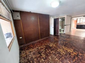 Se vende espaciosa casa en Curridabat de San José 24-1848