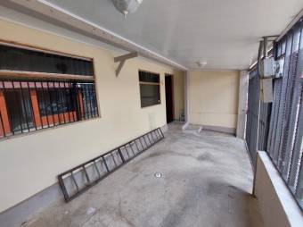 Se vende espaciosa casa en Curridabat de San José 24-1848