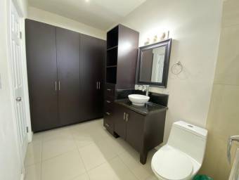 Alquiler de Apartamento en Escazú, San José. RAH 23-2080