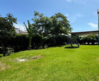 Casa a la venta en residencial La Caraña en Piedades, Santa Ana