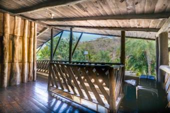 Propiedad con Villa/Piscina  Estudio  Local Comercial  Boutique