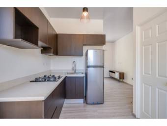 Propiedad con Villa/Piscina  Estudio  Local Comercial  Boutique