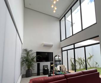 House for sale in Vistara condominium, Bello Horizonte, Escazú.