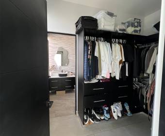 House for sale in Vistara condominium, Bello Horizonte, Escazú.