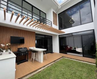 House for sale in Vistara condominium, Bello Horizonte, Escazú.