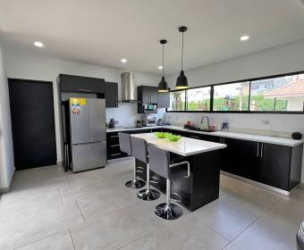 House for sale in Vistara condominium, Bello Horizonte, Escazú.