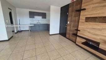 Se alquila espacioso apartamento en condominio de Hatillo 25-1750