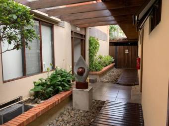 Se alquila apartamento amoblado en La Sabana 25-1908