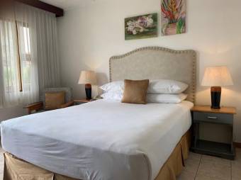 Se alquila apartamento amoblado en La Sabana 25-1908