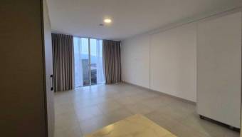 Se alquila apartamento en torre Ifreses de Curridabat 25-1829