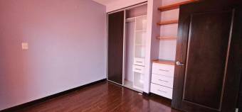 Se alquila moderno apartamento en condominio de Guácima 25-1941