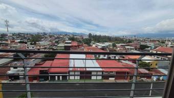 Se alquila espacioso apartamento en condominio de Hatillo 25-1750
