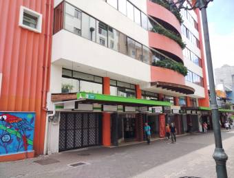 ALQUILER DE LOCAL COMERCIAL, SAN JOSE, AVENIDA CENTRAL. 