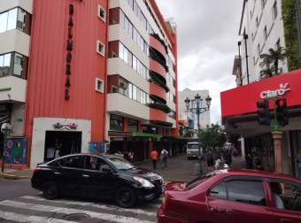 ALQUILER DE LOCAL COMERCIAL, SAN JOSE, AVENIDA CENTRAL. 