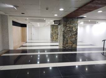 ALQUILER DE LOCAL COMERCIAL, SAN JOSE, AVENIDA CENTRAL. 