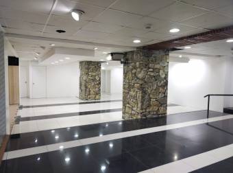 ALQUILER DE LOCAL COMERCIAL, SAN JOSE, AVENIDA CENTRAL. 