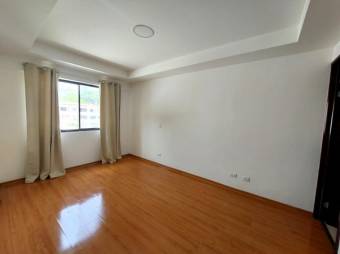 Se alquila apartamento en condominio de Santa Ana centro 25-1968