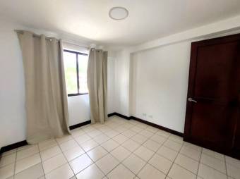 Se alquila apartamento en condominio de Santa Ana centro 25-1968