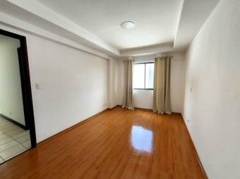 Se alquila apartamento en condominio de Santa Ana centro 25-1968